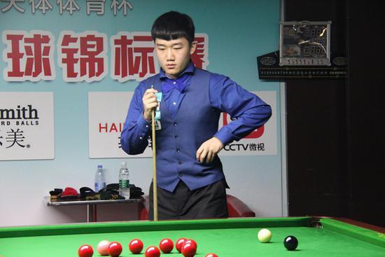 冰球运动的 冰球运动的