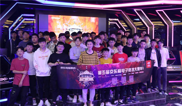 力期间曾完 力期间曾完