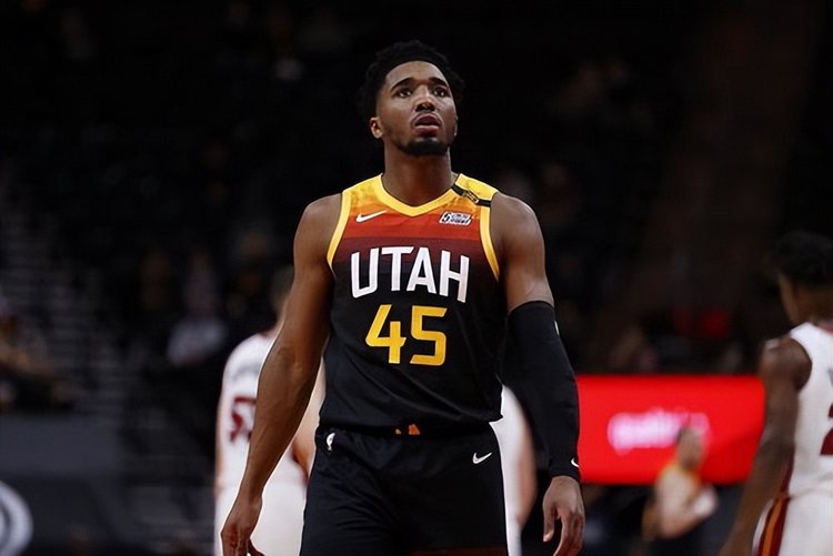 备受瞩目的 备受瞩目的